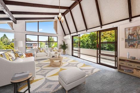 Photo of property in 10 Gibbs Place, Kinloch, Taupo, 3377