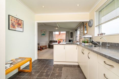 Photo of property in 14 Winston Place, Kew, Dunedin, 9012