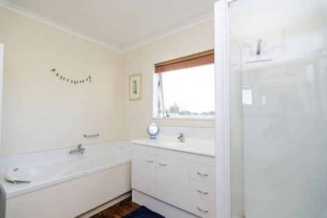 Photo of property in 112 Parkers Road, Tahunanui, Nelson, 7011