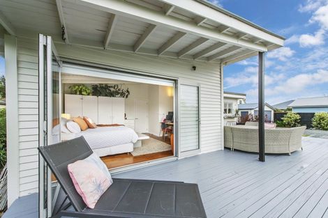 Photo of property in 31 Broadway Avenue, Waikuku Beach, 7473