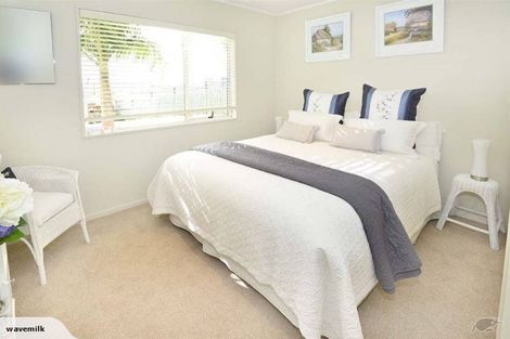 Photo of property in 94 Unsworth Drive, Unsworth Heights, Auckland, 0632