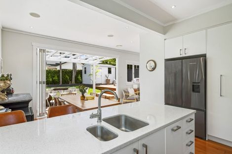 Photo of property in 40 Ngataringa Road, Devonport, Auckland, 0624