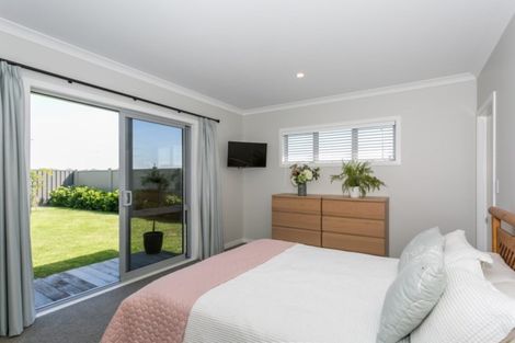 Photo of property in 25 Rakaia Way, Poraiti, Napier, 4112