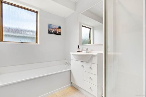 Photo of property in 34 Spinella Drive, Bayview, Auckland, 0629