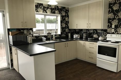 Photo of property in 21 Bulteel Street, New Plymouth, 4310