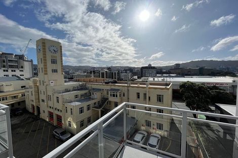 Photo of property in 9/15 Roxburgh Street, Mount Victoria, Wellington, 6011