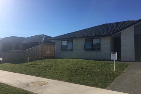 Photo of property in 18 Cupples Street, Papamoa Beach, Papamoa, 3118