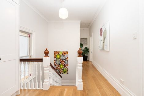 Photo of property in 18 Austin Street, Mount Victoria, Wellington, 6011