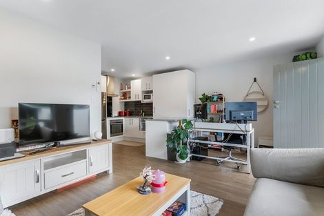 Photo of property in 30 Chartwell Avenue, Glenfield, Auckland, 0629