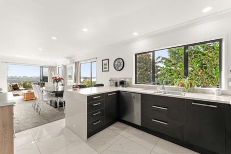 Photo of property in 36 Downing Place, Welcome Bay, Tauranga, 3112
