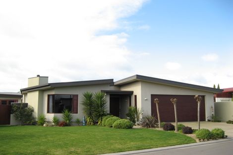 Photo of property in 3 Saint Hill Rise, Havelock North, 4130