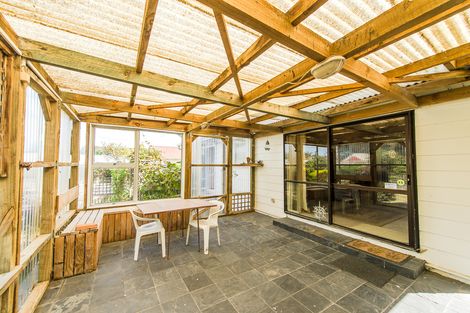 Photo of property in 5 Gibson Place, Dannevirke, 4930