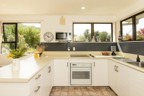 Photo of property in 243a Waikawa Road, Waikawa, Picton, 7220