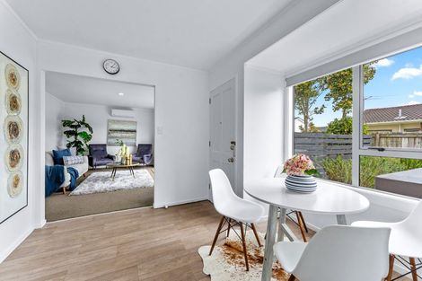 Photo of property in 1/307a Wairau Road, Totara Vale, Auckland, 0627