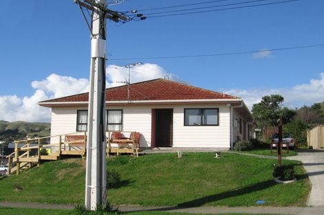 Photo of property in 1a Bedford Street, Cannons Creek, Porirua, 5024