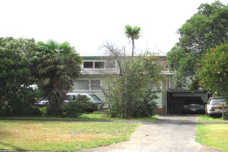 Photo of property in 4251 Great North Road, Glendene, Auckland, 0602