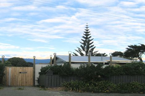 Photo of property in 20 Moana Street, Otaki Beach, Otaki, 5512