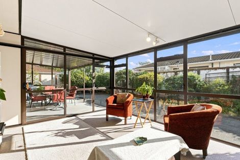 Photo of property in 2 Warwick Place, Springvale, Whanganui, 4501