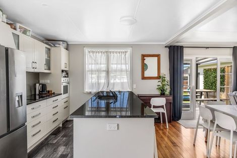 Photo of property in 1 Tui Street, Outer Kaiti, Gisborne, 4010