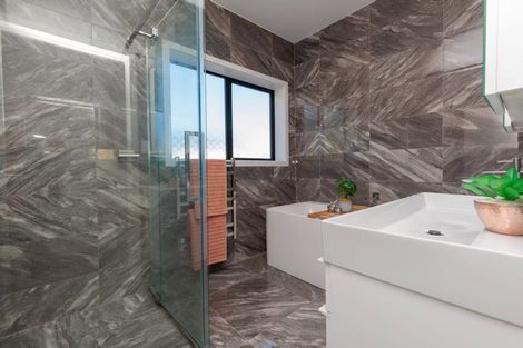 Photo of property in 46 Domett Street, Newlands, Wellington, 6037