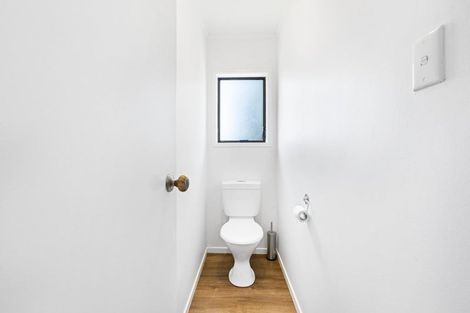 Photo of property in 45 Darren Crescent, Half Moon Bay, Auckland, 2012