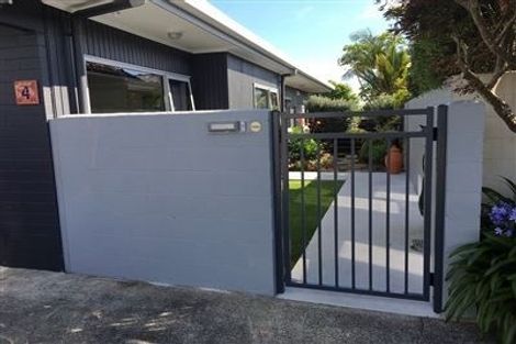 Photo of property in 25d Saltburn Road, Milford, Auckland, 0620