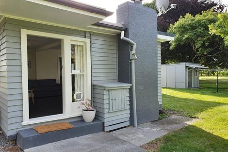 Photo of property in 100 Saint Andrews Road, Havelock North, 4130