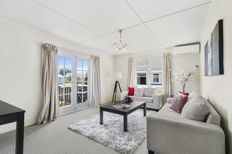 Photo of property in 196 Waddington Drive, Naenae, Lower Hutt, 5011