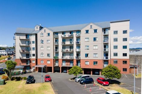 Photo of property in 4d/17 Crown Lynn Place, New Lynn, Auckland, 0600