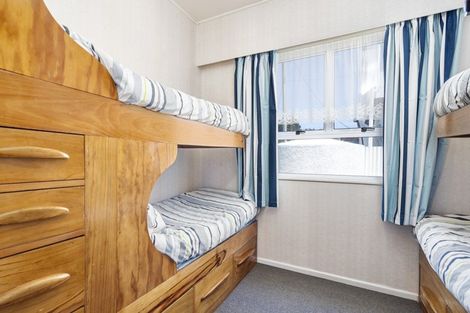 Photo of property in 51 Fifth Avenue, Urenui, 4377