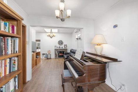 Photo of property in 26 Kauri Street, Eastbourne, Lower Hutt, 5013