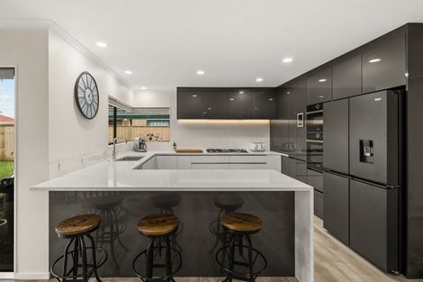 Photo of property in 23 Ambleside Drive, Northpark, Auckland, 2013