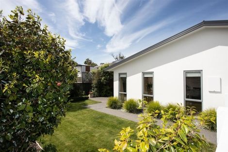 Photo of property in 14 Garreg Road, Fendalton, Christchurch, 8052