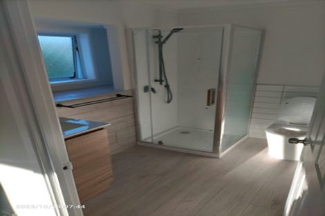 Photo of property in 22 Raymond Terrace, Northcote, Auckland, 0627