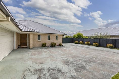 Photo of property in 55 Oakwood Drive, Rangiora, 7400