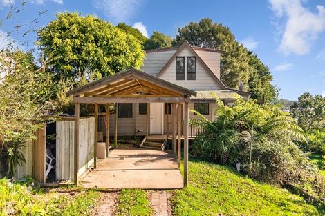 Photo of property in 5 Rangeview Road, Sunnyvale, Auckland, 0612