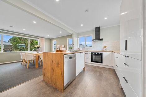 Photo of property in 13e York Crescent, Westown, New Plymouth, 4310