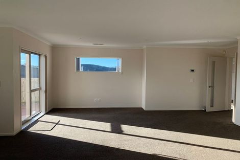 Photo of property in 12 Havana Rise, Grenada Village, Wellington, 6037