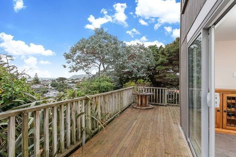 Photo of property in 14 Grays Road, Plimmerton, Porirua, 5026