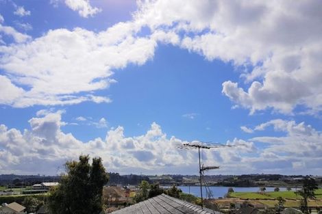 Photo of property in 1/24 Barbados Drive, Unsworth Heights, Auckland, 0632