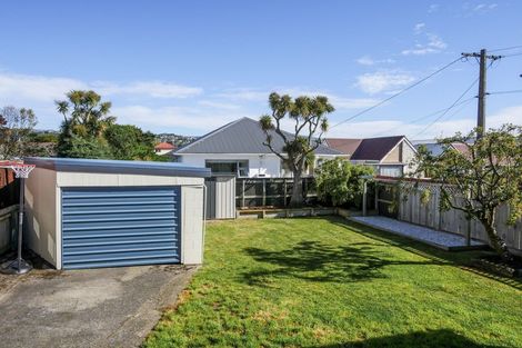 Photo of property in 52 Hargest Crescent, Saint Kilda, Dunedin, 9012