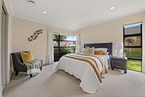 Photo of property in 25 Erne Crescent, East Tamaki, Auckland, 2016