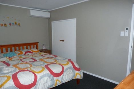 Photo of property in 2/121 Seymour Road, Sunnyvale, Auckland, 0612