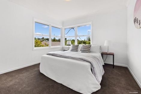 Photo of property in 34 Kohekohe Street, New Lynn, Auckland, 0600