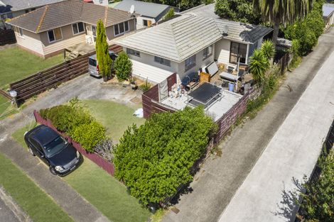 Photo of property in 11 Gambare Place, Wattle Downs, Auckland, 2103