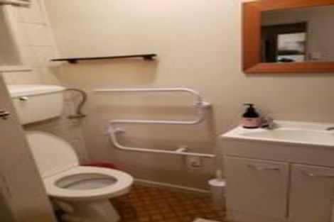 Photo of property in 88 Chivalry Road, Glenfield, Auckland, 0629