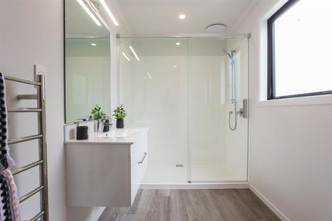 Photo of property in 4 Breakwater Way, Whitby, Porirua, 5024