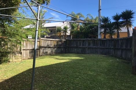 Photo of property in 2/9 Gazelle Avenue, Beach Haven, Auckland, 0626