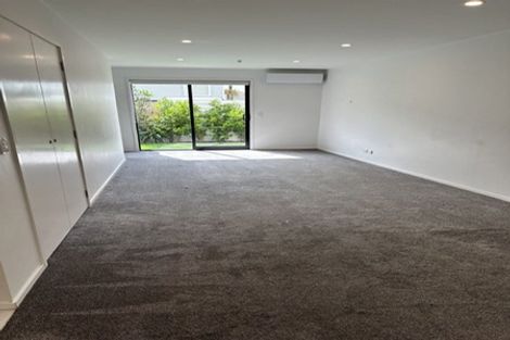 Photo of property in 3/80 Awaroa Road, Sunnyvale, Auckland, 0612