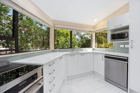 Photo of property in 2/953 Beach Road, Torbay, Auckland, 0630